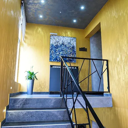 29 Hotel *